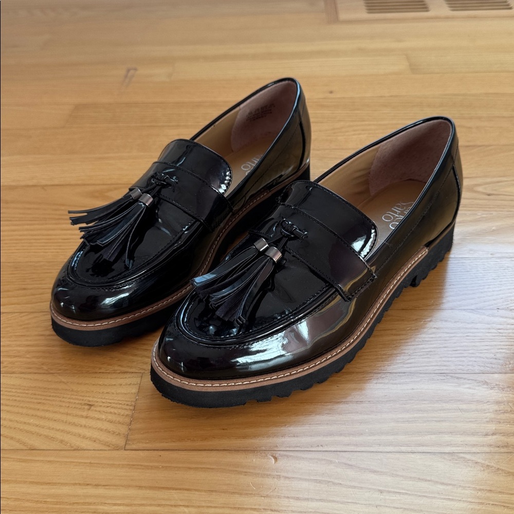 Barely worn Franco Sarto Tassel Loafer perfect for fall office days!